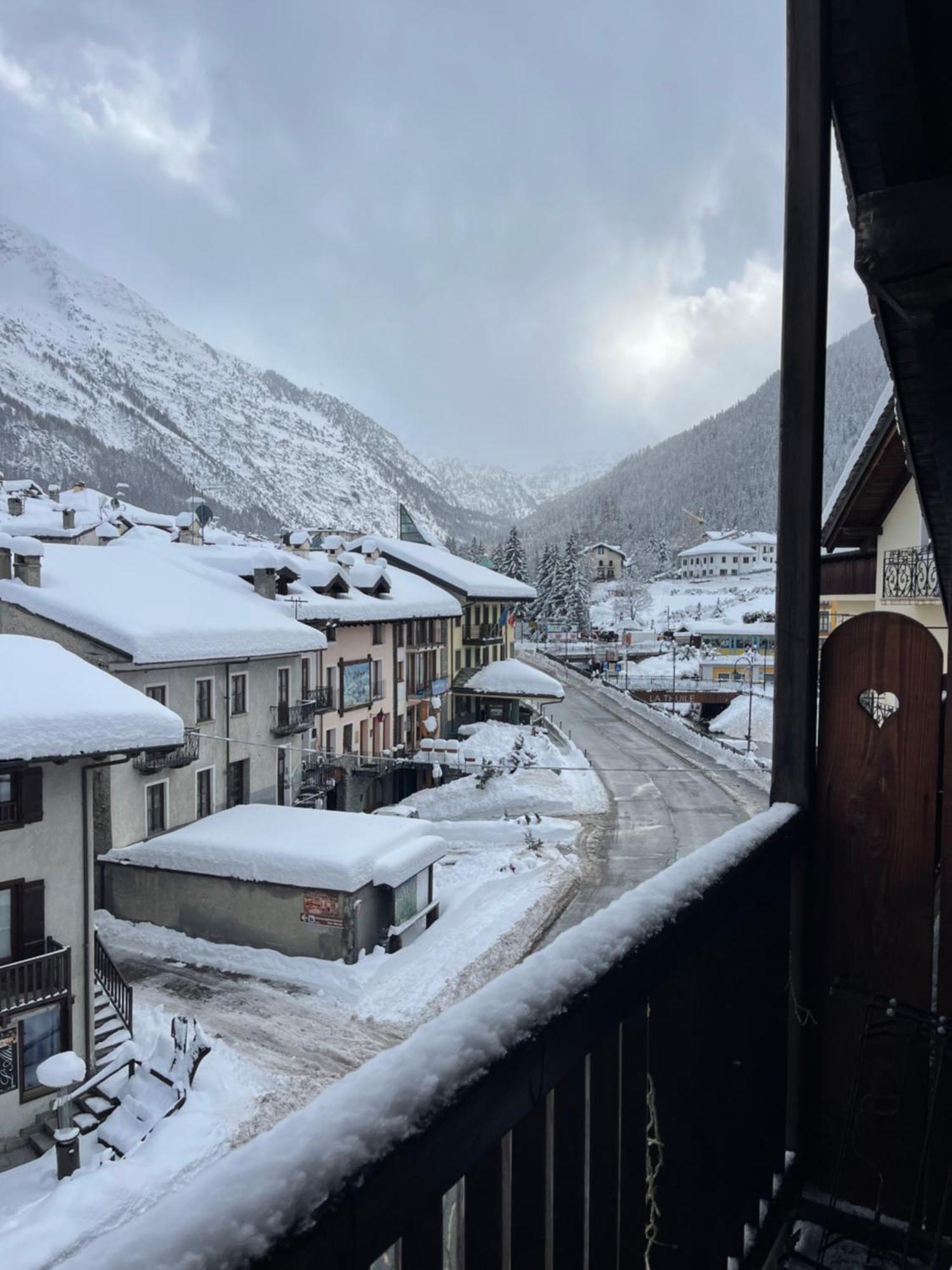 Bed and Breakfast Lthorses & Dreams La Thuile Esterno foto